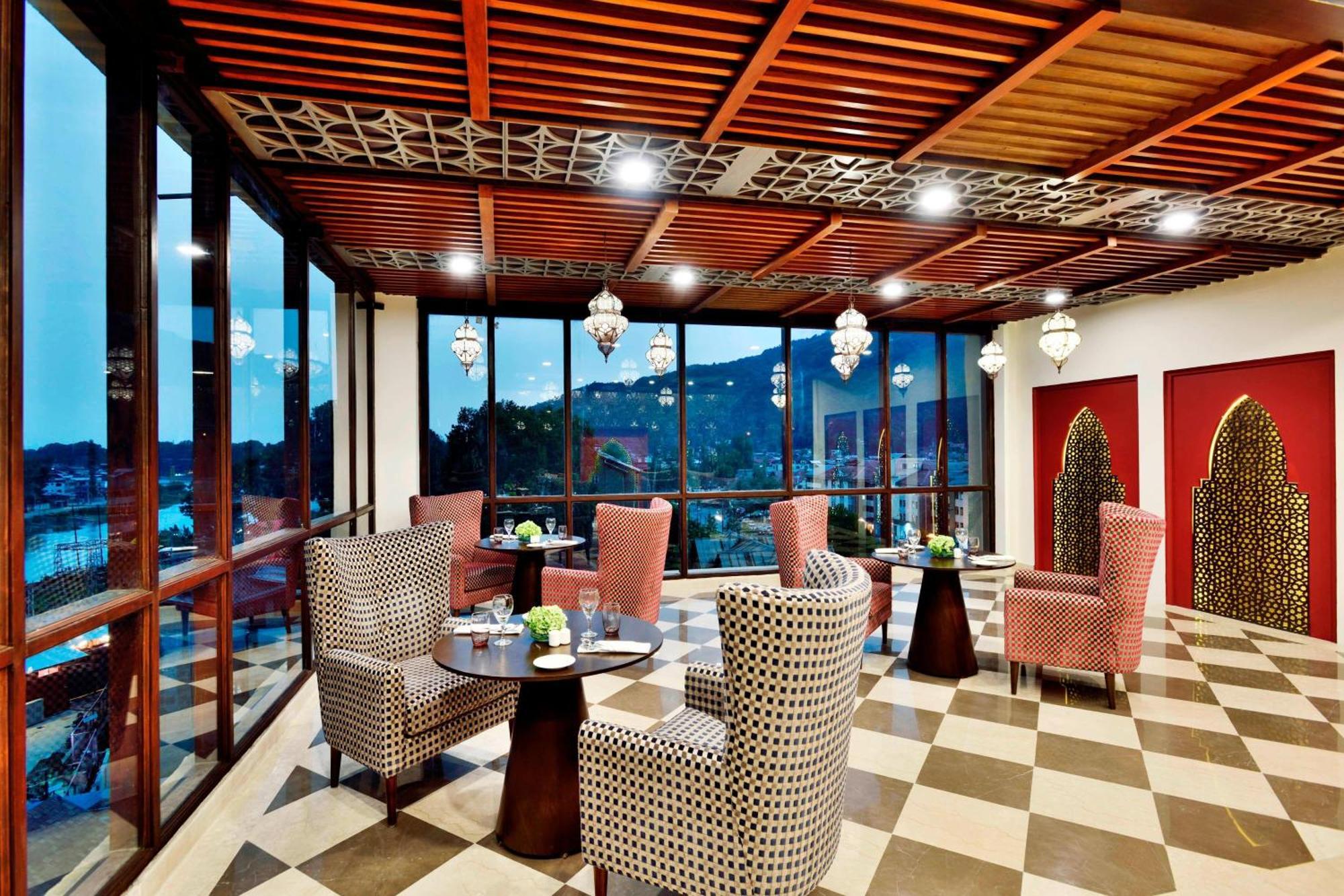 Four Points By Sheraton Srinagar Eksteriør billede